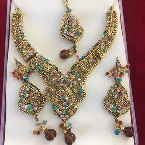 Host pick ❤️‍🔥❤️‍🔥 NWT Indian Bollywood bridal stone studded choker set